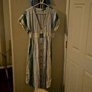 Brand new linen dress. Just didn't fit my body and I waited to long to return